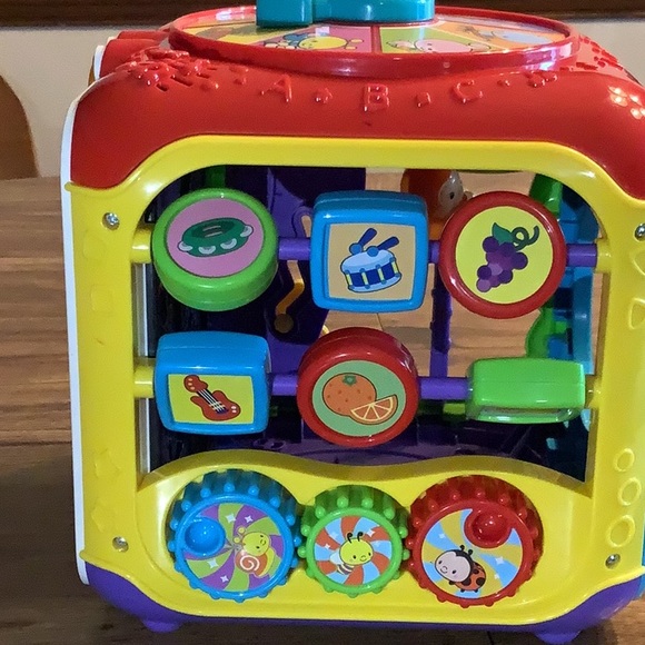 Vtech Sort & Discover Activity Cube - Picture 3 of 5